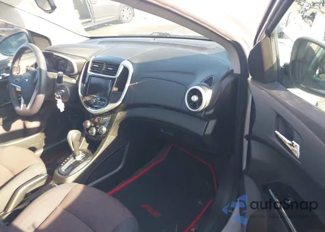 2020 Chevrolet Sonic Fwd Lt 5-Door из США, поврежденный, VIN 1G1JD6SB9L4101294